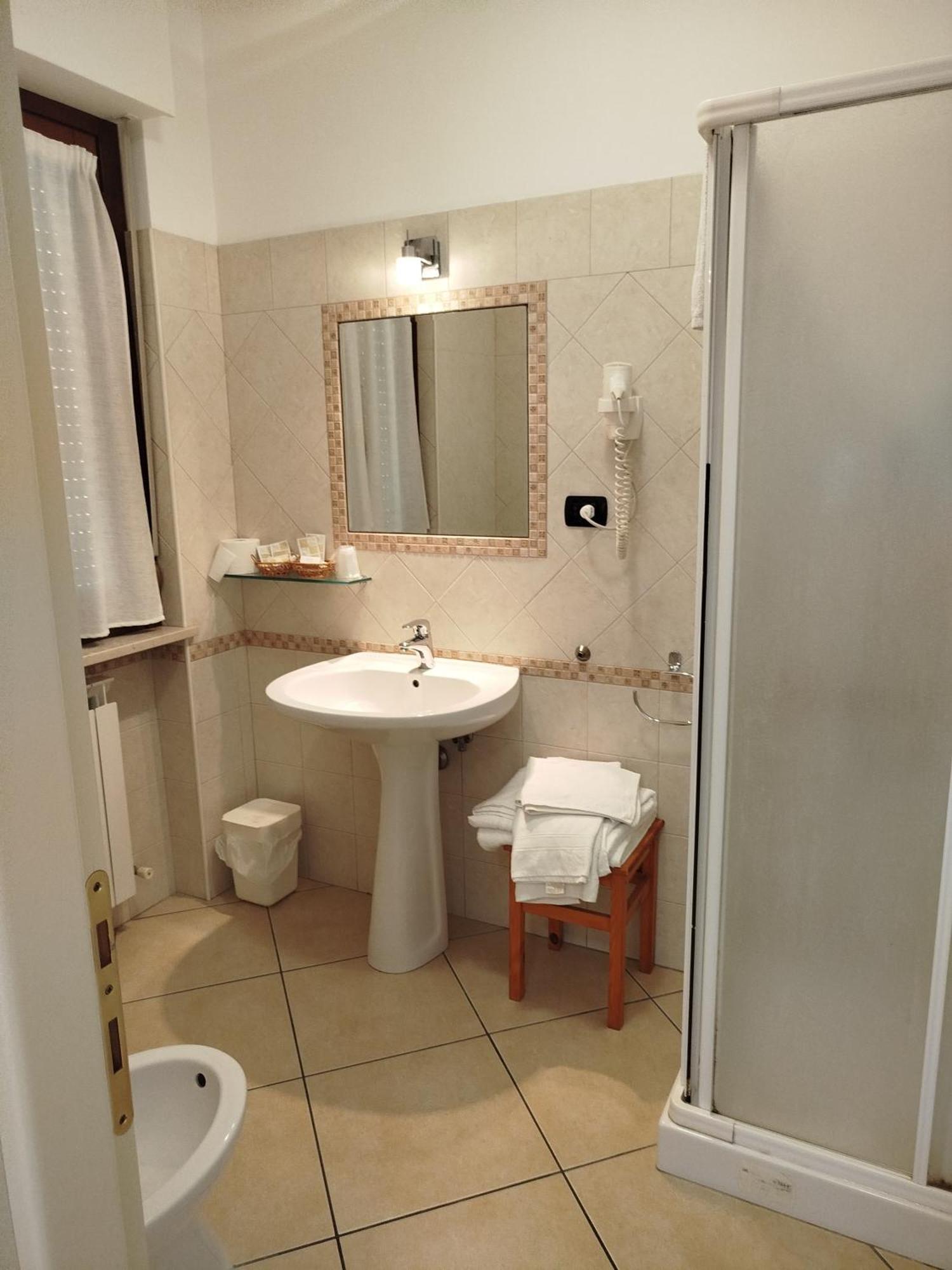 Albergo Le 2 Rose San Severino Marche Eksteriør bilde